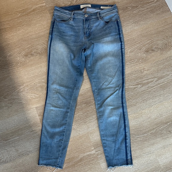 PacSun Denim - PacSun Light Wash Raw Hem Ankle Jeggings 26 Skinny Stretch